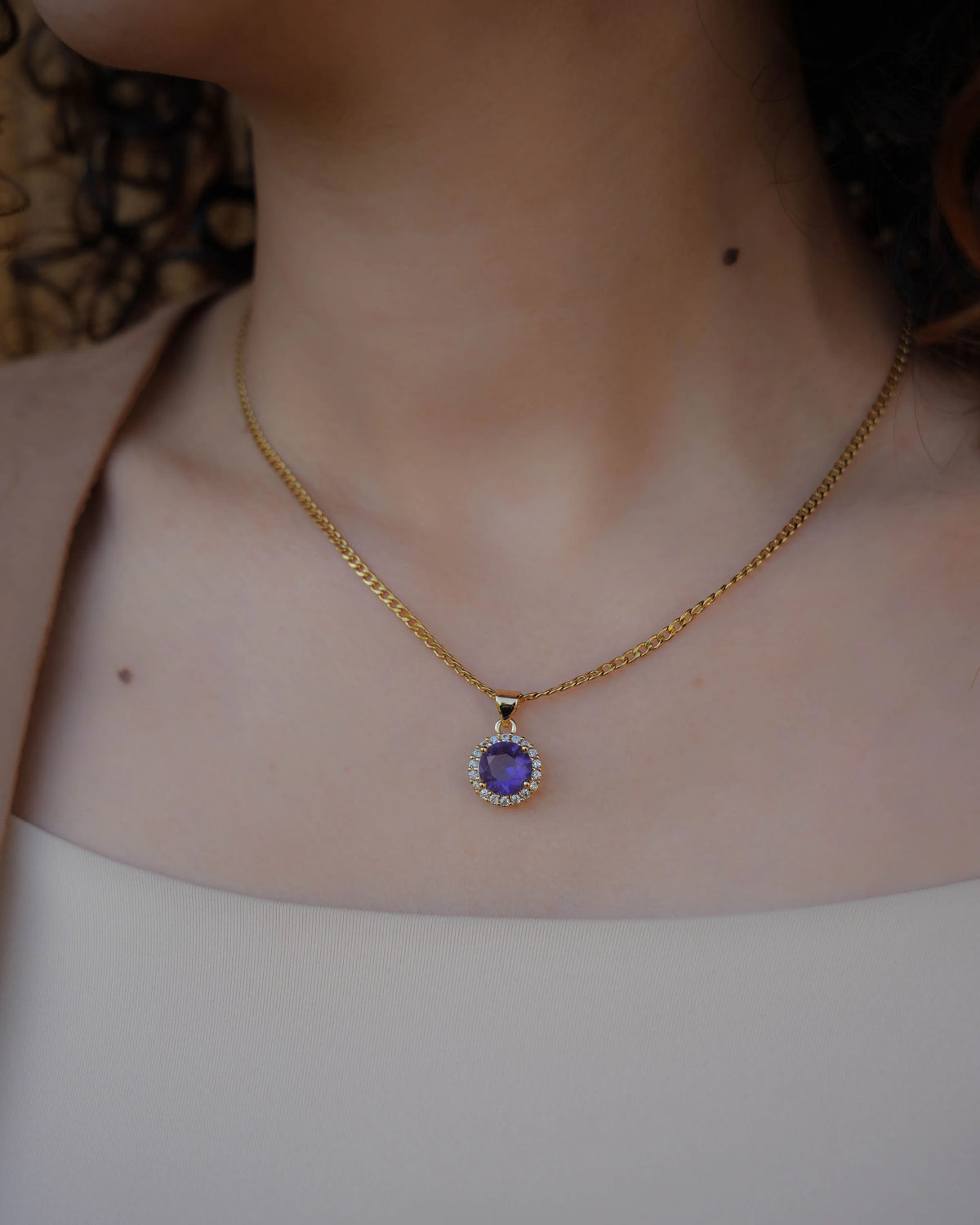 Banafsaj Pendant necklace