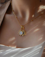 The Soluna Pendant necklace