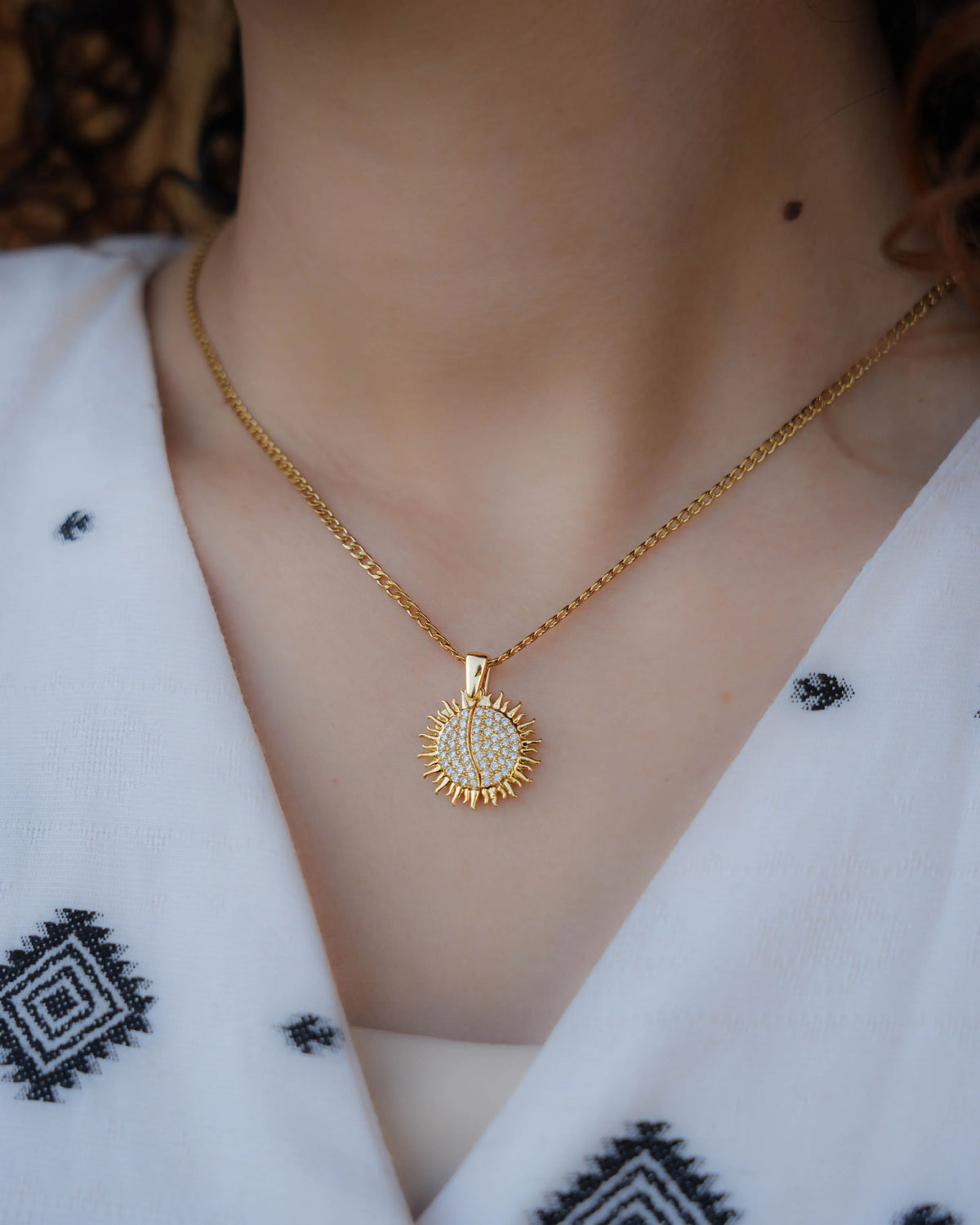 Doha Pendant necklace