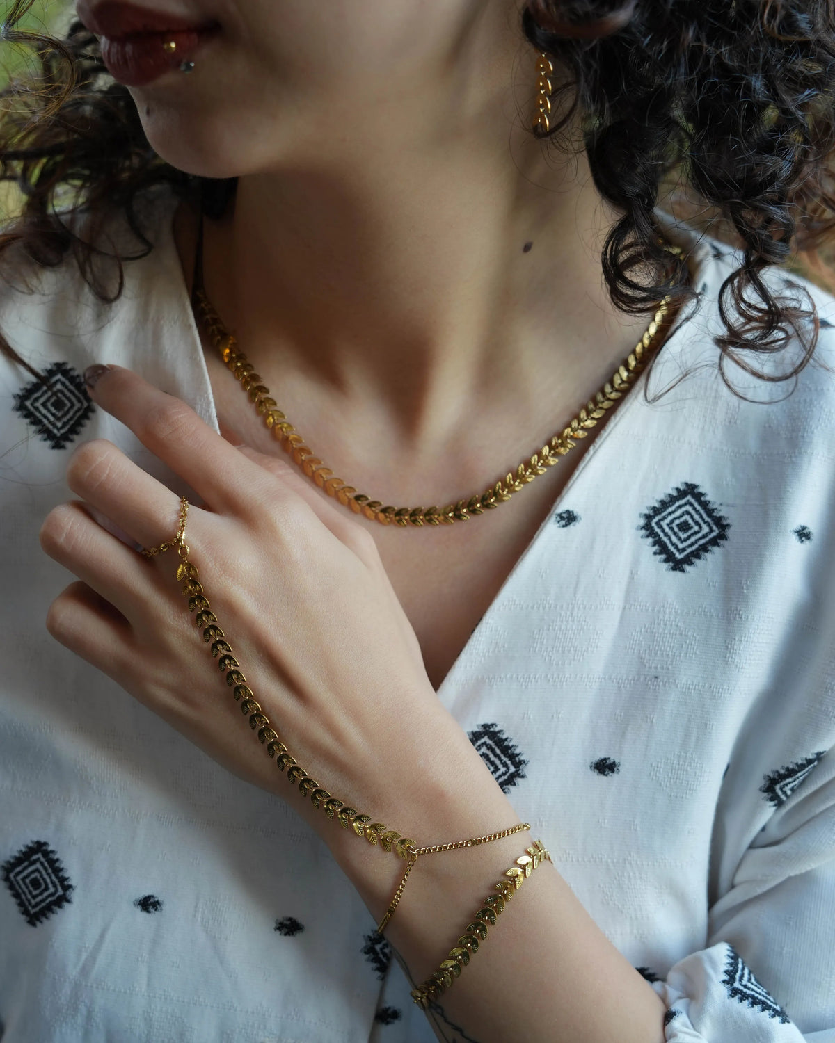 Dimitra Hand Chain